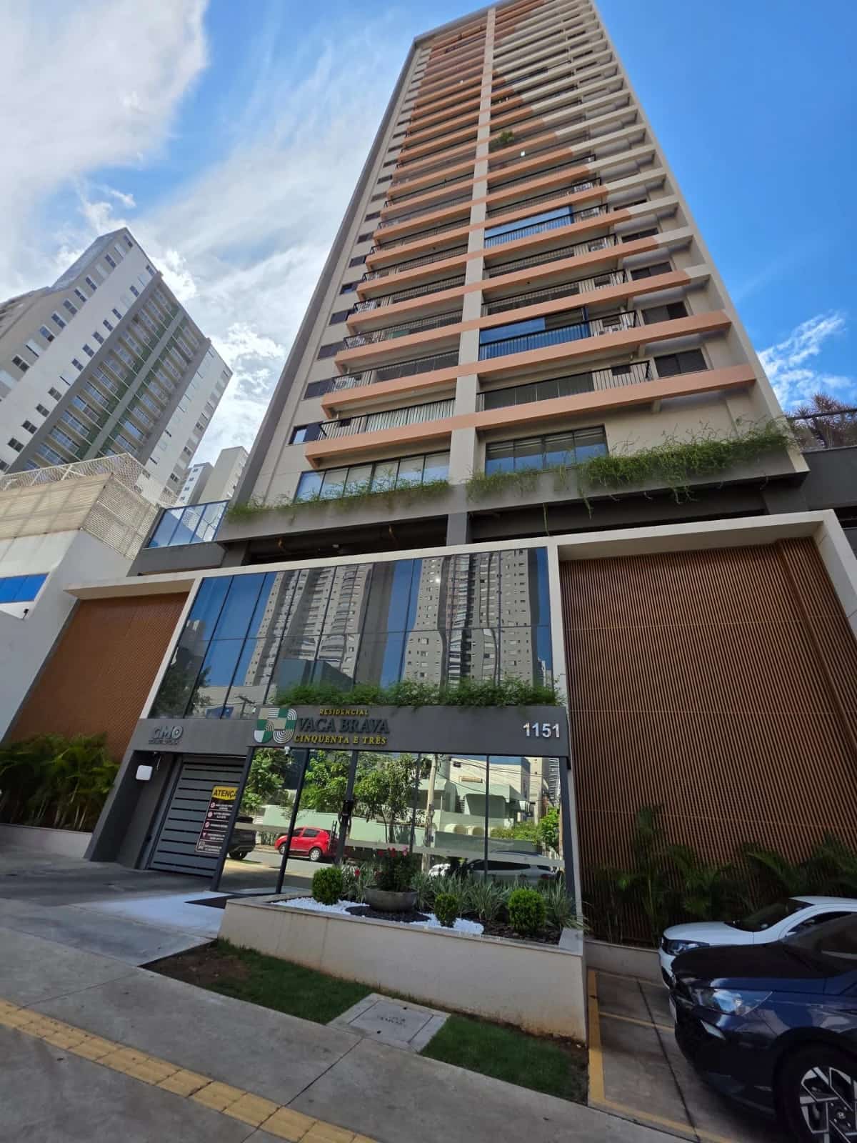ALUGUEL APARTAMENTO 2 SUÍTES MOBILIADO, 69 M², RESIDENCIAL VACA BRAVA 53 SETOR BUENO