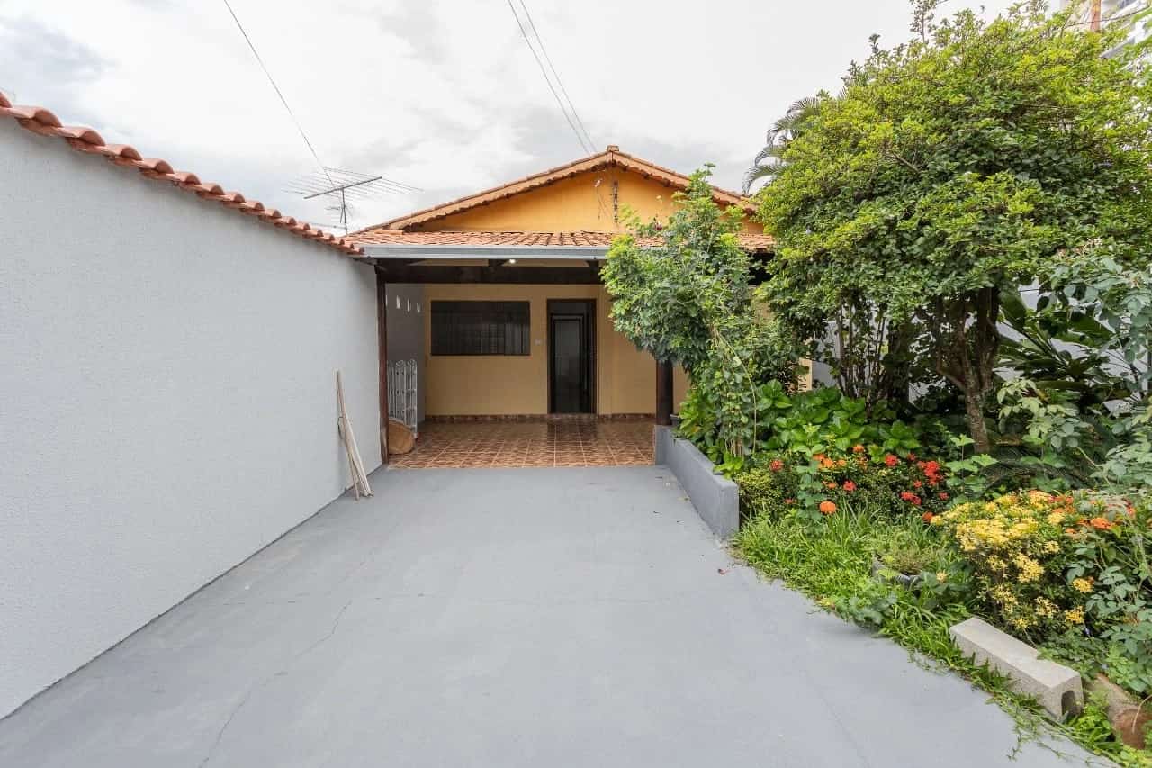 ALUGUEL CASA RESIDENCIAL COM 3 QUARTOS, VILA MARIA JOSÉ PRÓXIMO AO SHOPPING FLAMBOYANT