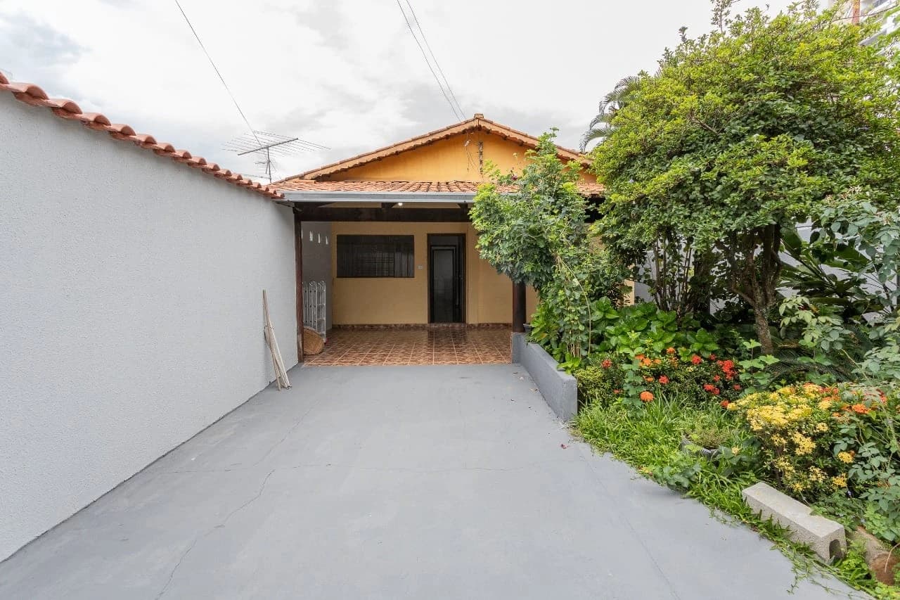 ALUGUEL CASA RESIDENCIAL COM 3 QUARTOS, VILA MARIA JOSÉ PRÓXIMO AO SHOPPING FLAMBOYANT
